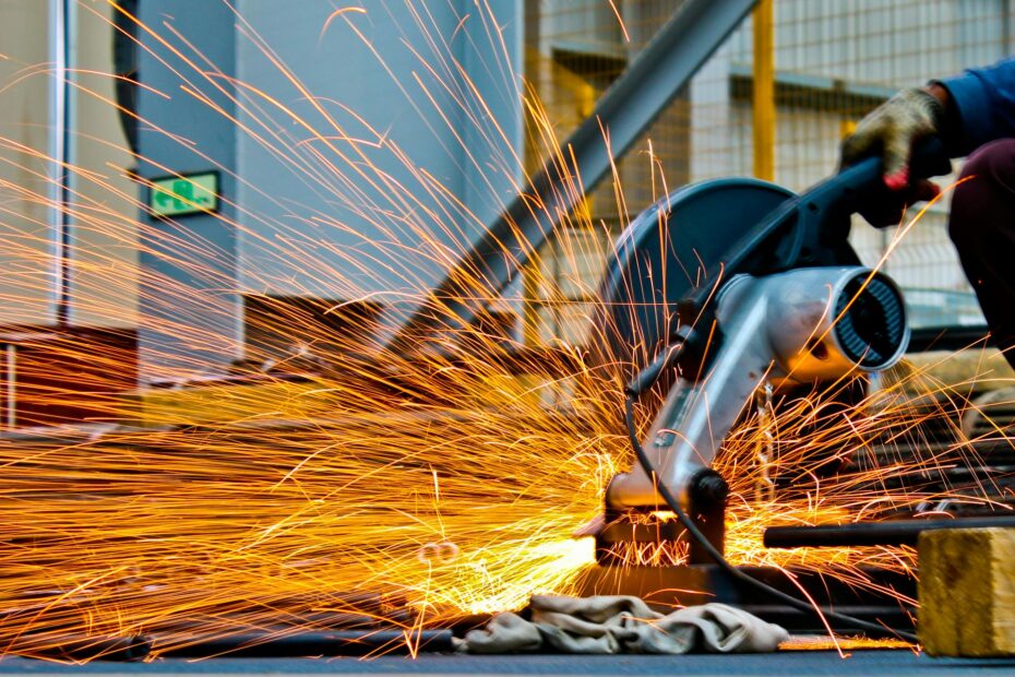 cut off saw cutting metal with sparks